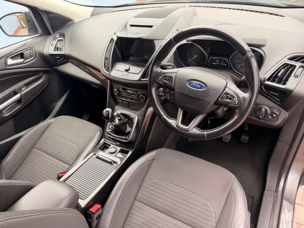 2019 Ford Kuga YN19VKC