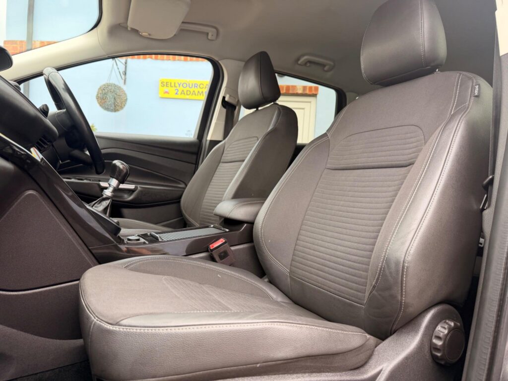 2019 Ford Kuga YN19VKC