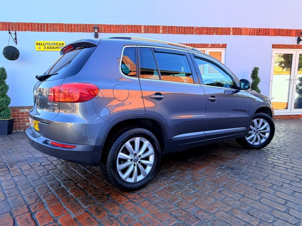 2015 Volkswagen Tiguan LL64YXJ