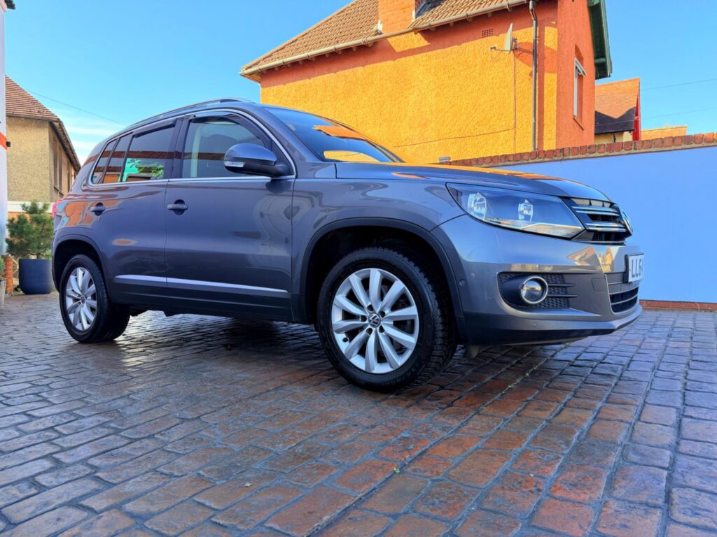 2015 Volkswagen Tiguan LL64YXJ