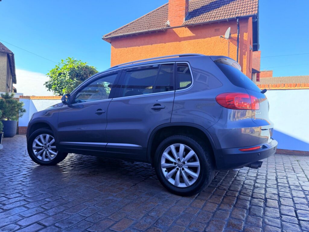2015 Volkswagen Tiguan LL64YXJ