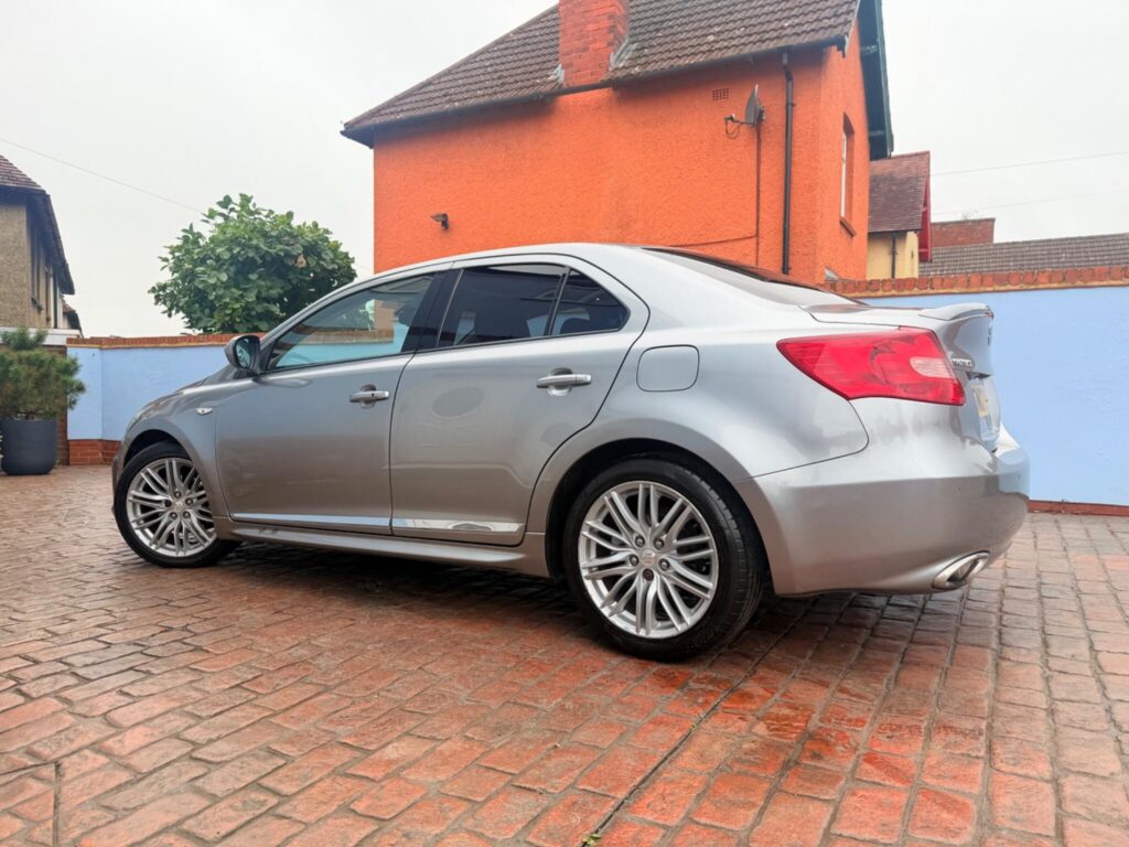 2012 Suzuki Kizashi FN12TGY
